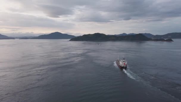 Buque Carga Mar Interior Japón Pan Cámara Lenta Sobre Shikoku — Vídeo de stock