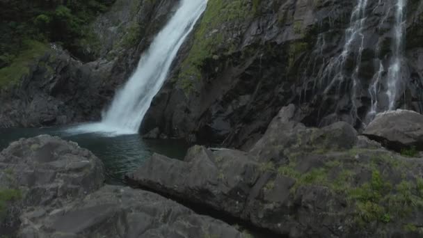 Ohko Taki Falls Yakushima Japón Subida Tiro Revelando Cascada — Vídeos de Stock
