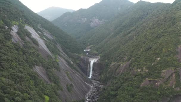 仙人掌瀑布 向呼吸谷飞去的空中飞行 — 图库视频影像