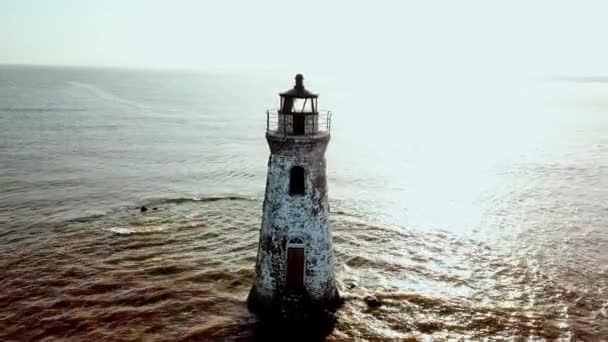 Aerial Pullout Cockspur Island Lighthouse Tybee Island Georgia — Vídeo de stock