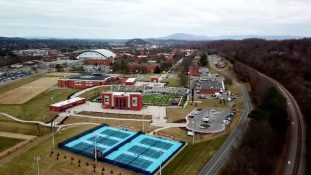 Luchtdruk Duw Naar East Tennessee State University Football Stadium — Stockvideo