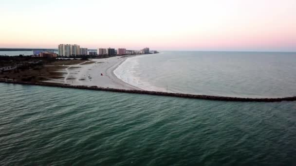 日出空中美丽的清水湾 — 图库视频影像