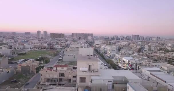 对埃尔比勒4 K无人驾驶飞机发射的Bakhtiari市 20M街 的一次空中射击 — 图库视频影像