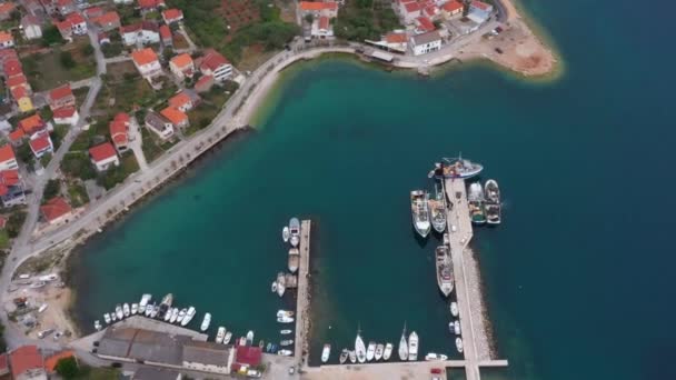 Rybářské Vlečné Sítě Malými Čluny Kotvící Marina Kali Ugljan Island — Stock video