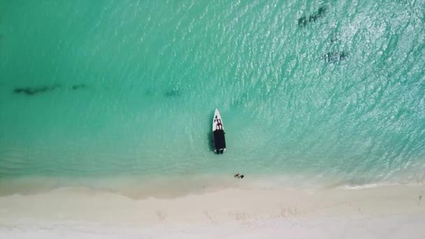 Overhead Shot Motorboat Anchored Caribbean Coast — Stock Video