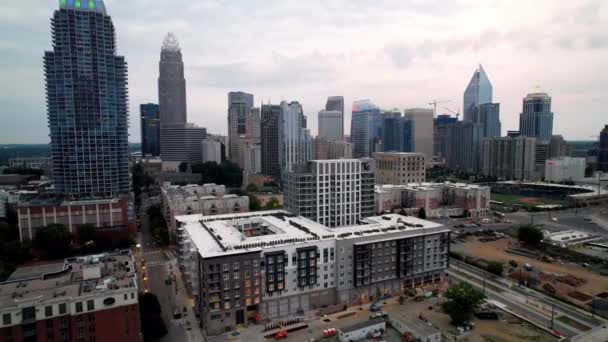 Aerial Pullout Charlotte Charlotte North Carolina — Stock video