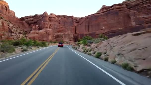 Pov Filmagens Condução Parque Nacional Dos Arcos Moab Utah — Vídeo de Stock