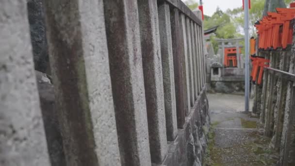 Fushimi Inari Schrein Schließen Sie Den Steinzaun Des Tempels Kyoto — Stockvideo
