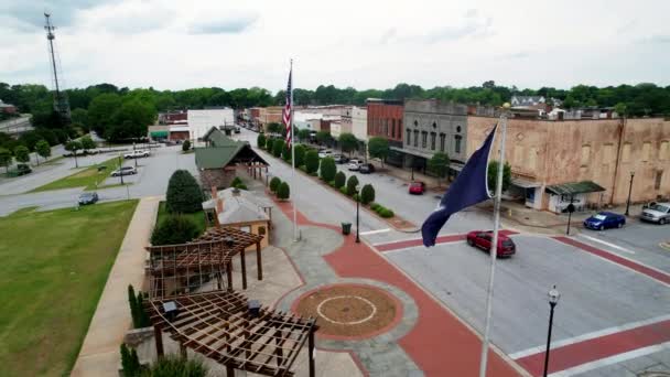 Seneca South Carolina Seneca South Carolina Antena Através Das Bandeiras — Vídeo de Stock