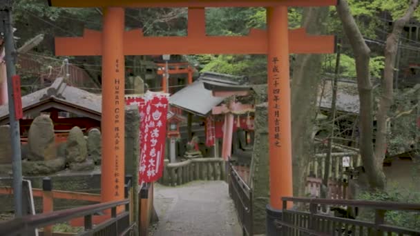 Santuário Fushimi Inari Quioto Japão Pan Shot Sobre Templo Isolado — Vídeo de Stock