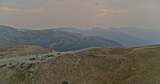Loveland Pass Colorado Aerial Dramatisch Uitzicht Pas Omliggende Bergen Shot — Stockvideo