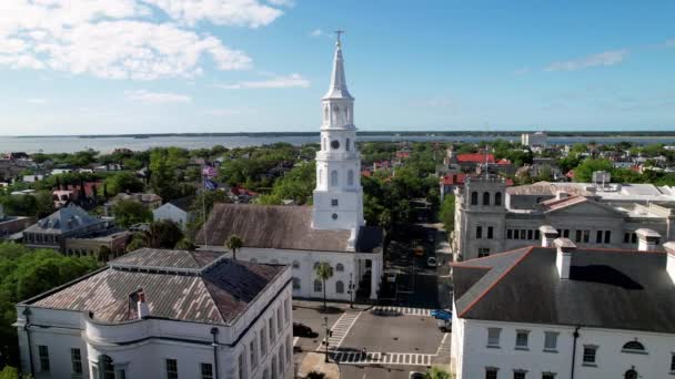 Aerial Charleston Charleston Dél Karolina Amerikai Zászlóval Repülj Szent Mihály — Stock videók