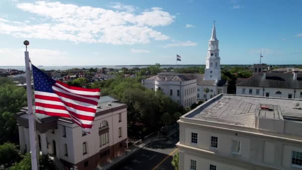 Charleston Charleston Güney Carolina Michaels Kilisesi Doğru Uçan Güzel Bayrak — Stok video