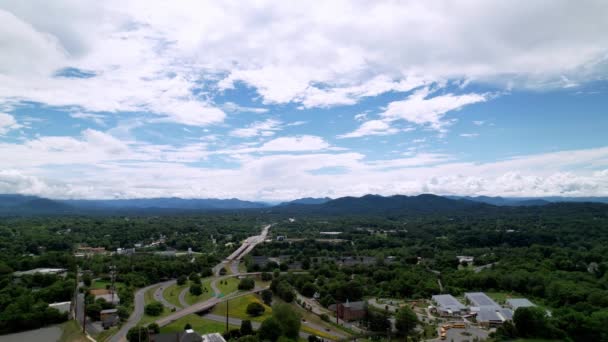 アシュビルNcから飛んで距離の山 アシュビルノースカロライナ州で撮影5 — ストック動画