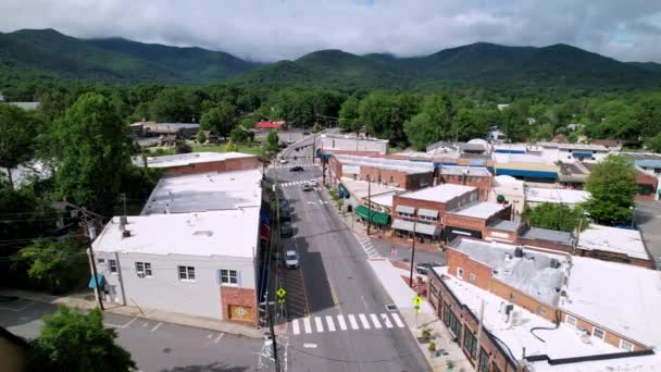 Slow Aerial Push Downtown Black Mountain Black Mountain North Carolina — Stock video