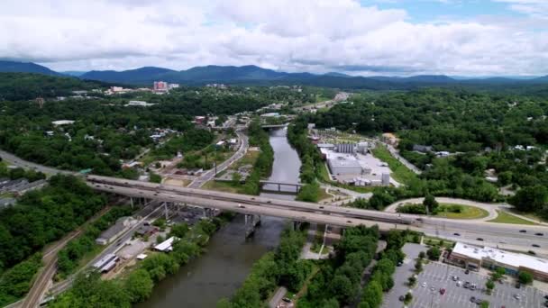 Luchtduw Naar Beneden French Broad River Asheville Asheville North Carolina — Stockvideo