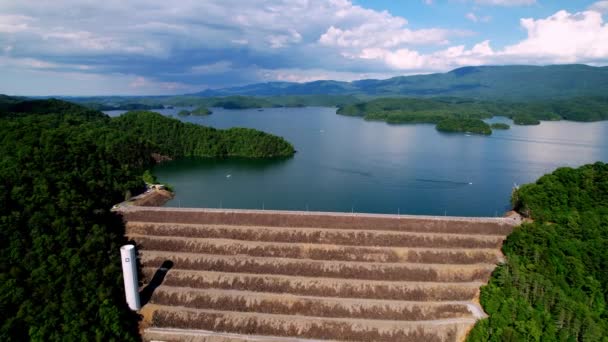 Aerial Tva Dam Reservoir South Holston Lake Vicino Bristol Virginia — Video Stock