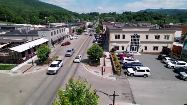 Aerial Pullout West Jefferson West Jefferson North Carolina Small Town — Video Stock