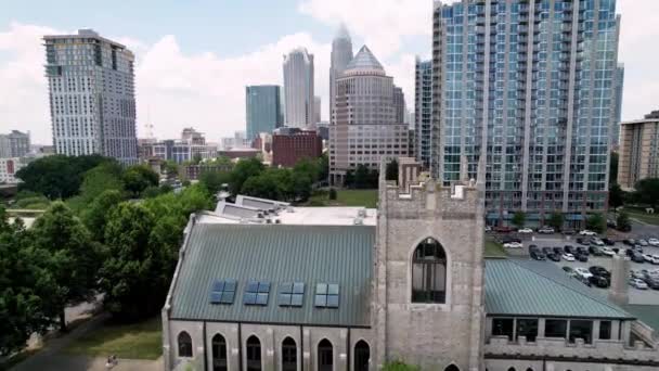 Iglesia Flyover Charlotte Charlotte Carolina Del Norte — Vídeos de Stock