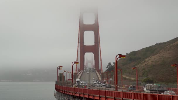 View Golden Gate Bridge Northern Side Foggy Day — Stock Video