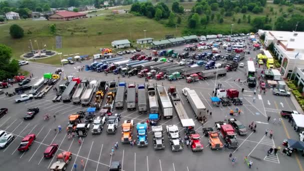 Empuje Aéreo Gran Feria Camiones Plataforma Líbano Virginia Wide Shot — Vídeo de stock
