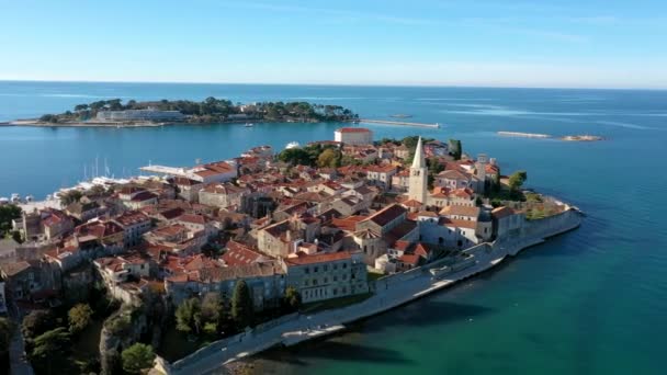 Vackra Staden Porec Med Eufrasiatiska Basilikan Erbjuder Naturskön Utsikt Över — Stockvideo