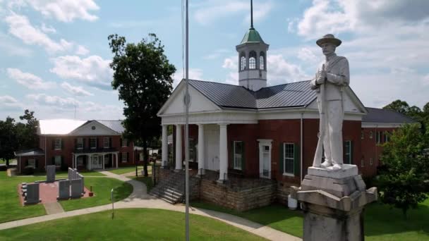 Appomattox Gerichtsgebäude Mit Bürgerkriegsstatue Appomattox Virgiia — Stockvideo