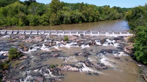 Mcadenville Mcadenville Severní Karolína Vánoční Město Usa Vodopád Starého Textilního — Stock video