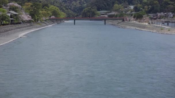 Uji Fluss Und Brücken Frühling Tilt Offenbaren Die Schöne Japanische — Stockvideo