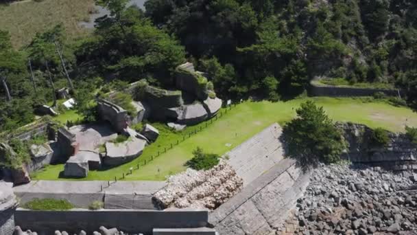 Wakayama日本Tomogashima岛砖屋废墟空中平底锅 — 图库视频影像