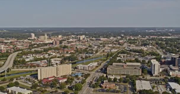 Augusta Georgia Aerial Panoramic Orbiting Shot Capturing Downtown Cityscape Underpass — Αρχείο Βίντεο