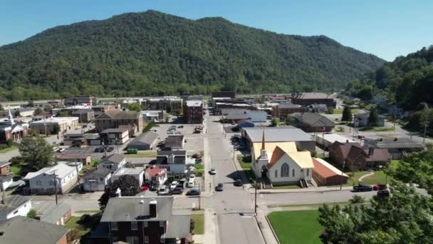 Iglesia Aérea Retirada Campanario Pineville Kentucky Iglesia Cristianismo Pequeña Ciudad — Vídeo de stock