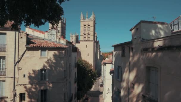 Kijken Naar Kathedraal Van Bovenaf Het Centrum Van Montpellier Frankrijk — Stockvideo