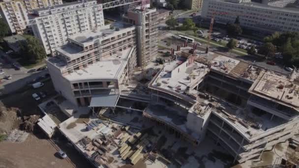 Vista Superior Construção Novo Parque Estacionamento Com Guindastes Altos Equipamentos — Vídeo de Stock