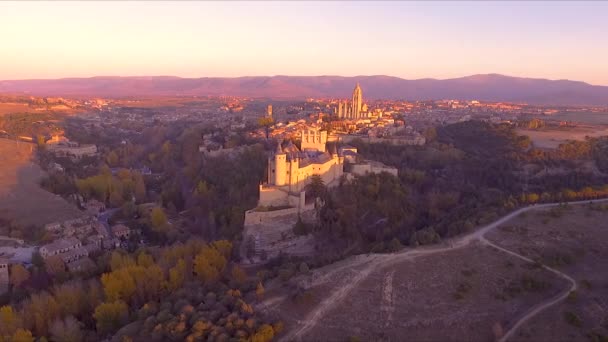 Letecký Pohled Segovia Alcazar Město Během Podzimu Krásnými Stromy Barev — Stock video