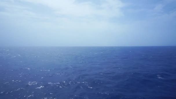 スペインのカナリア島ラ パルマ島から移動するフェリーからの海の側面図 — ストック動画