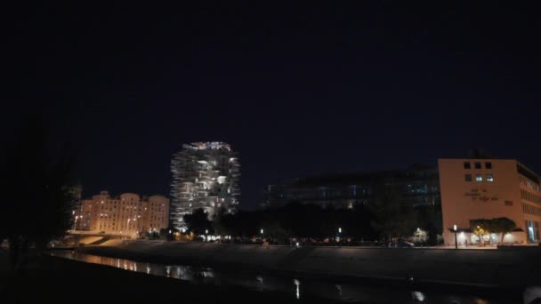 Široký Záběr Mosty Budovy Noci Montpellier Francie — Stock video