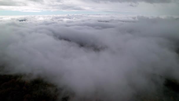 Wolken Lucht Pullout Boone Noord Carolina Blazen Rots Met Herfstkleuren — Stockvideo