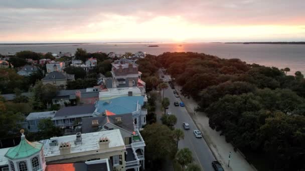 Extracción Aérea Hogares Históricos Largo Batería Charleston Sur Carolina Amanecer — Vídeos de Stock