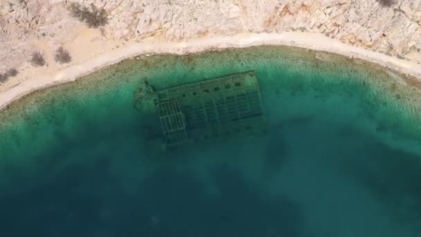 Aerial Ascending Sunken German Ship Zavratnica Canyon Bay Village Jablanac — Vídeos de Stock