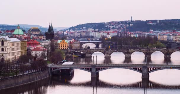 Timelapse Noapte Pornire Praga Republica Cehă Iluminat Lămpi Stradale Poduri — Videoclip de stoc