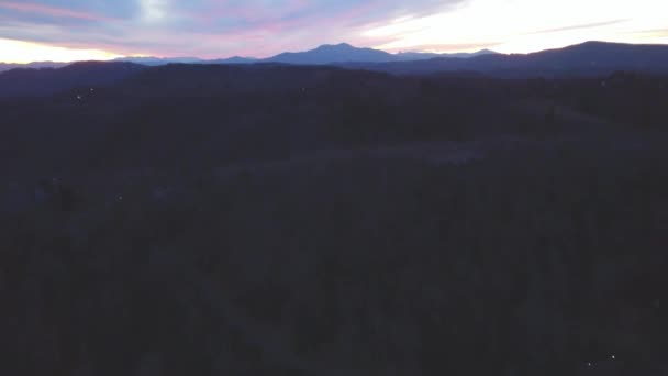 Grandfather Mountain Aerial Tilt Sunset — Stock video