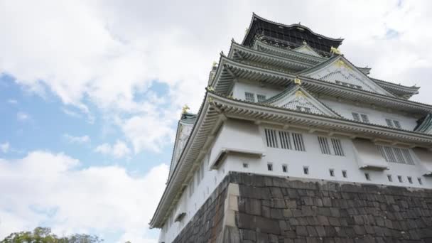 Osaka Slott Låg Vinkel Panorering Upprättande Skott Japan — Stockvideo