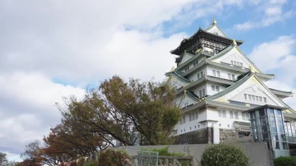Замок Осака Создает Выстрел Пан Через Историческое Сооружение Японии — стоковое видео