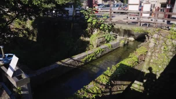 Canale Dell Acqua Che Attraversa Città Gujo Hachiman Prefettura Gifu — Video Stock