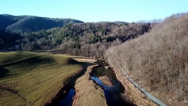 Vzduch Nad Řekou Watauga Okrese Watauga Severní Karolína Poblíž Boone — Stock video