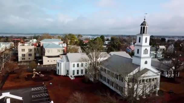 Hermosa Iglesia Histórica Nueva Berna Carolina Del Norte — Vídeo de stock
