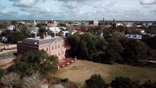 Aerial Push Southern Magnolias Surrounding Tryon Palace New Bern North — Stock Video