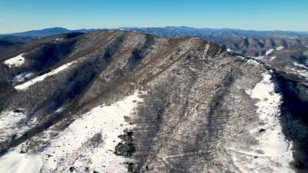 Antena Amplia Tiro Extracción Serpiente Montaña Norte Carolina Cerca Boone — Vídeos de Stock