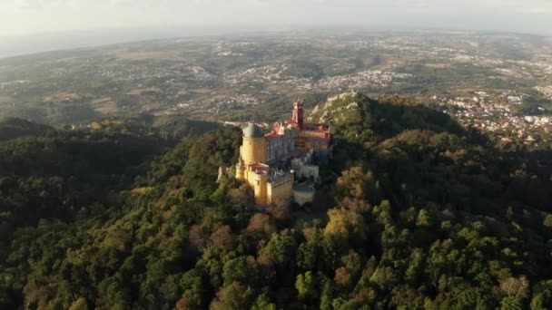 Aerial Drone Shot Palace Pena Parque Nacional Sintra Portugal — Vídeo de stock